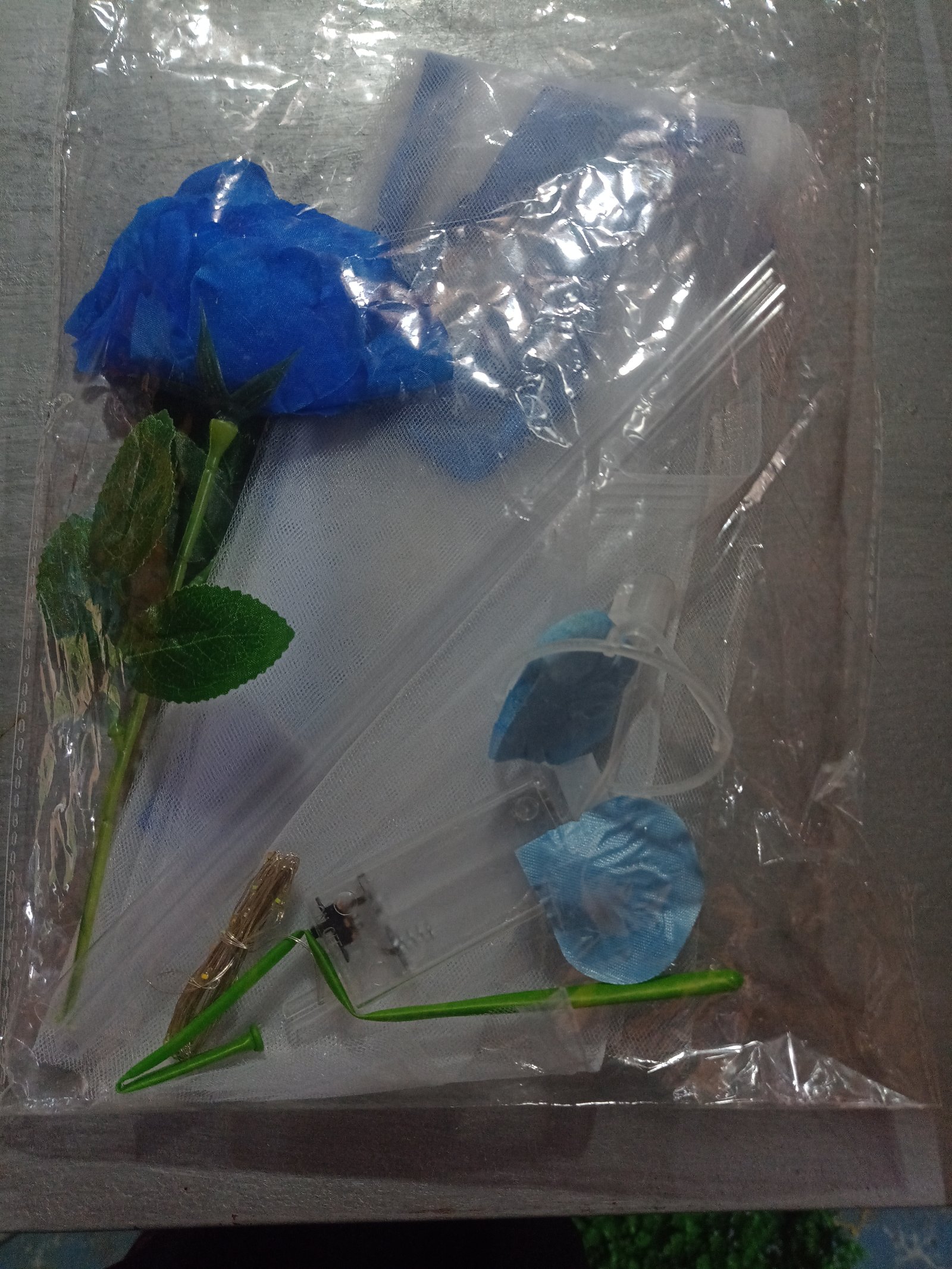 Globo burbuja con accesorios color amarillo