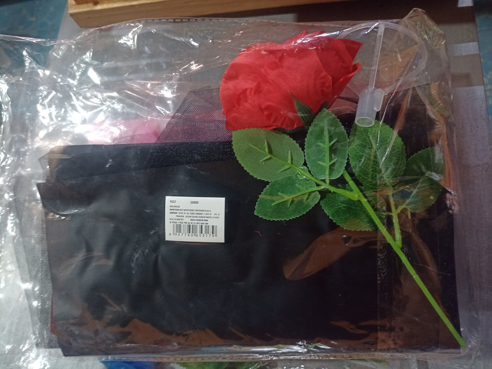 Globo burbuja con accesorios color negro