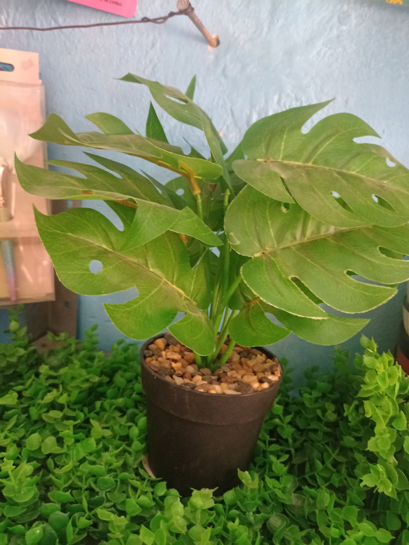 Macetas hojas artificiales