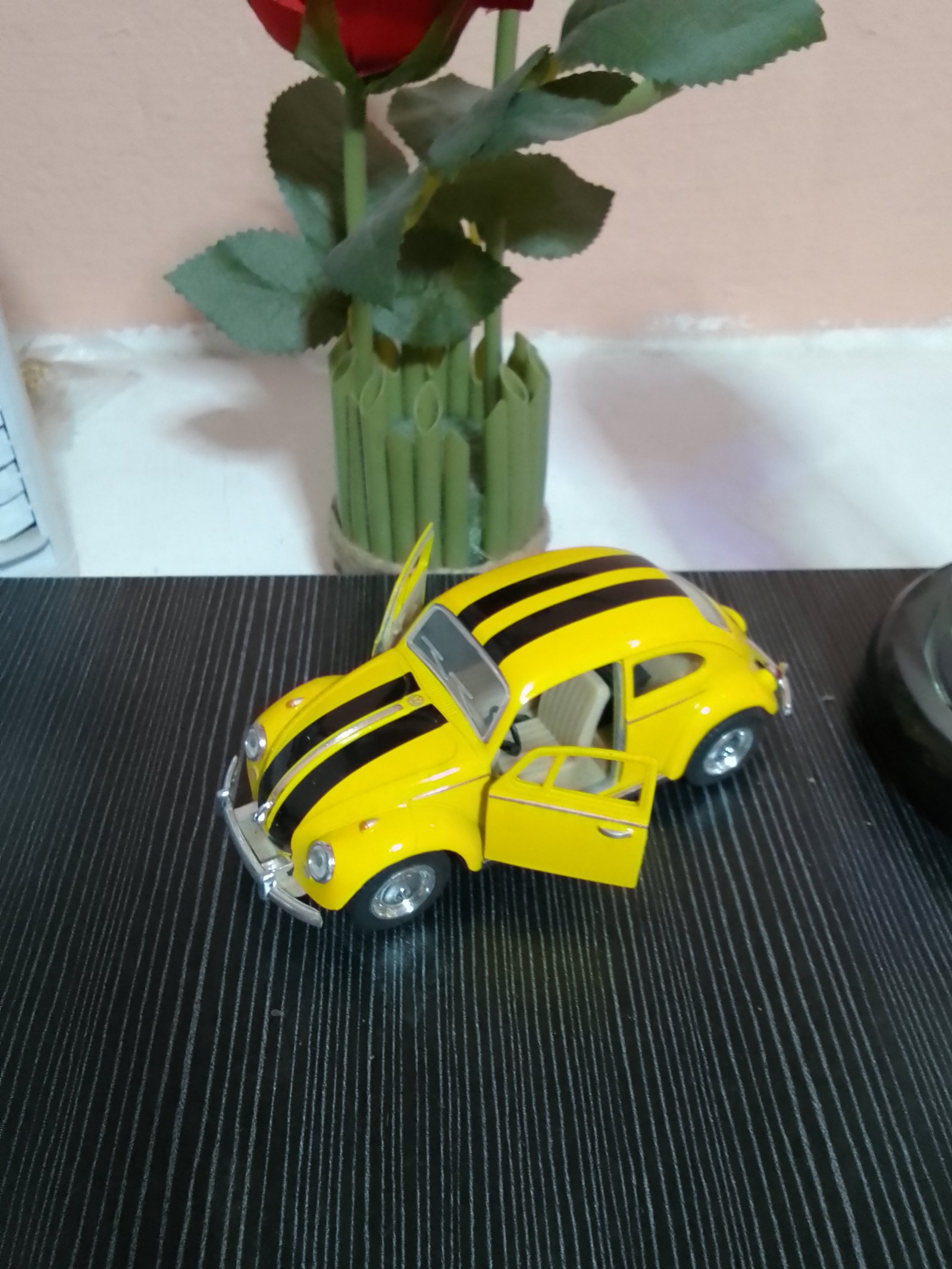 Carrito vosvaguen amarillo