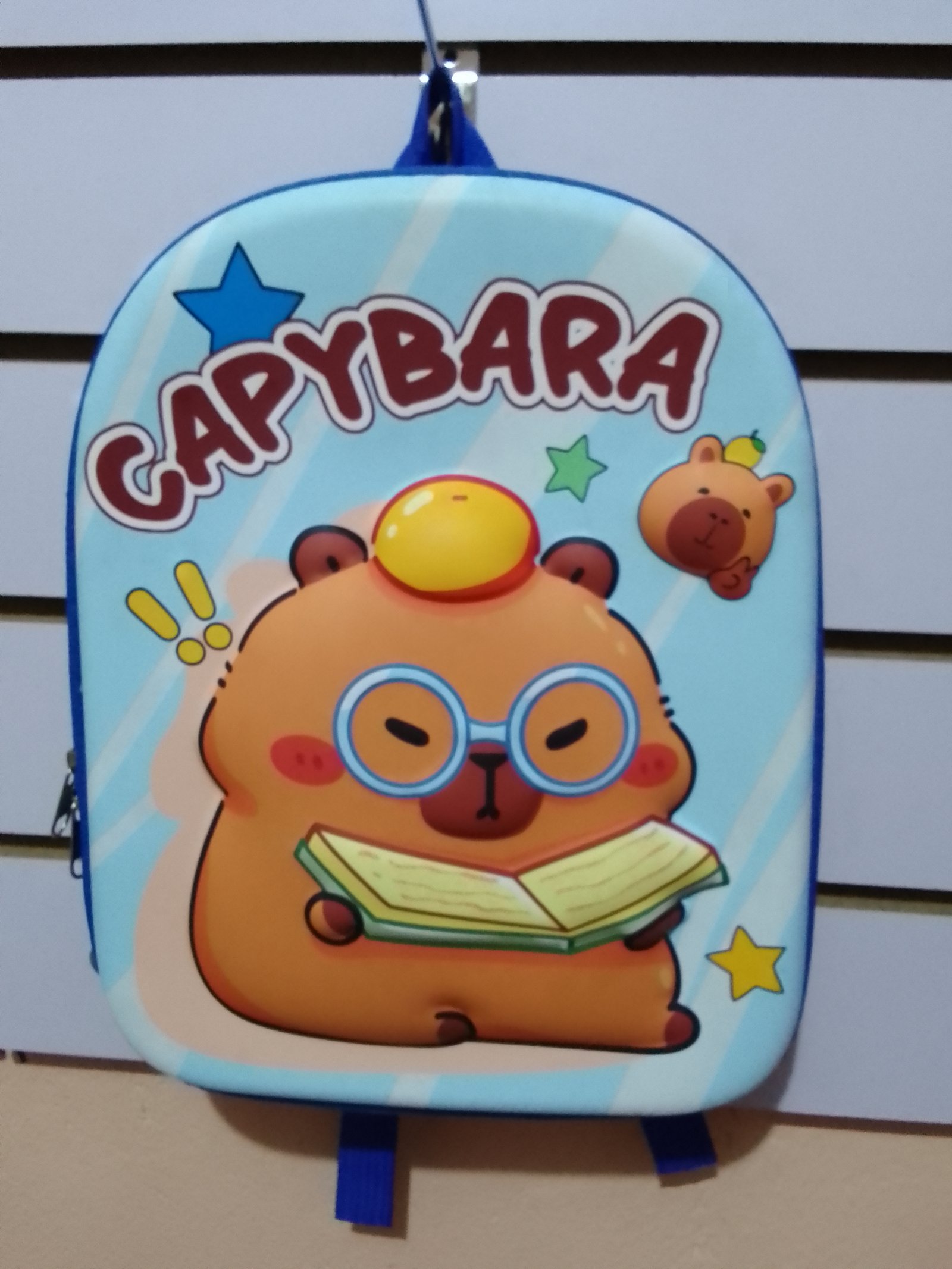 Mochila capibara para kinder