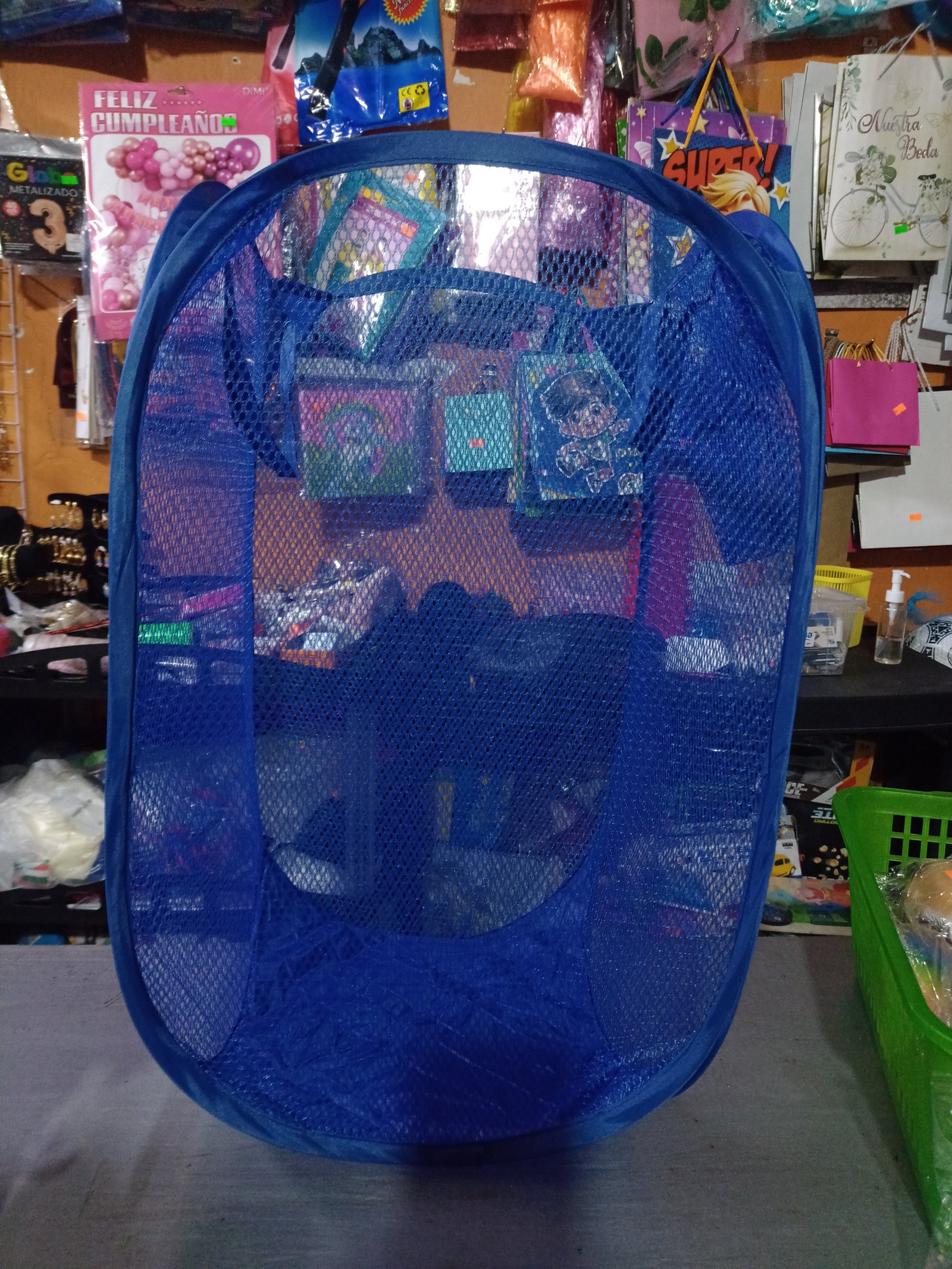 Cesto para ropa en maya azúl