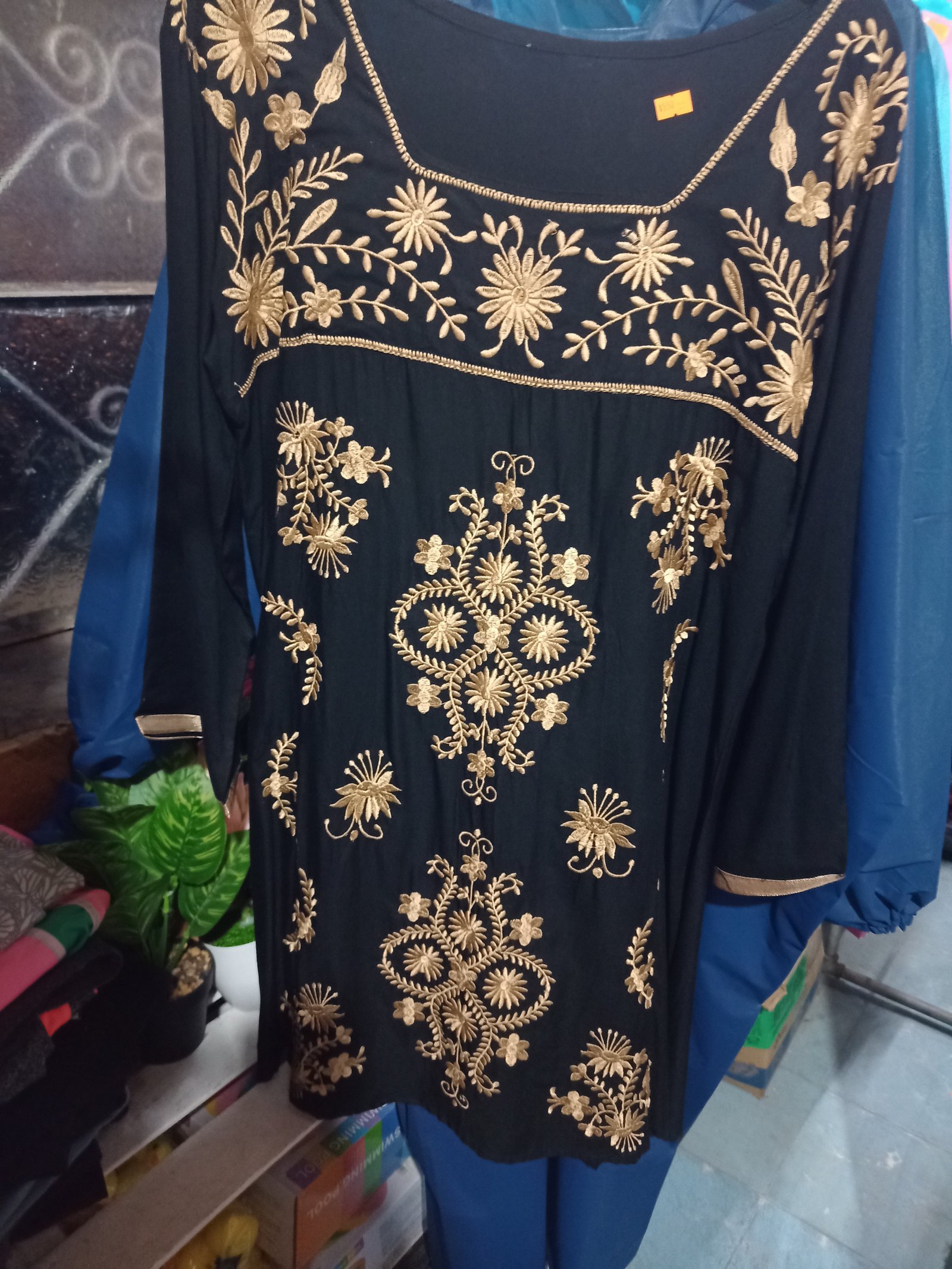 Vestido artesanal bordado