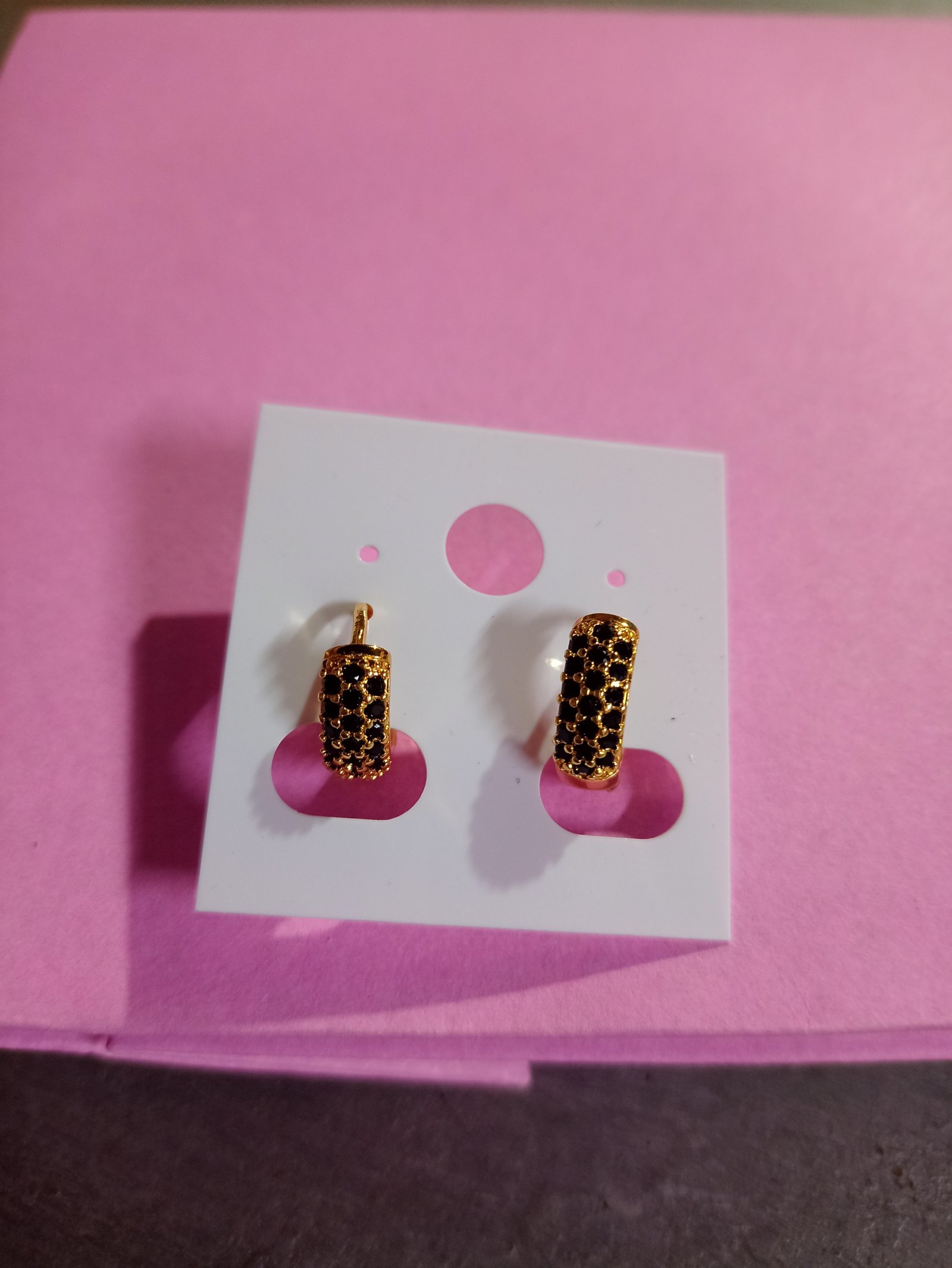 Huggies circonia color negro