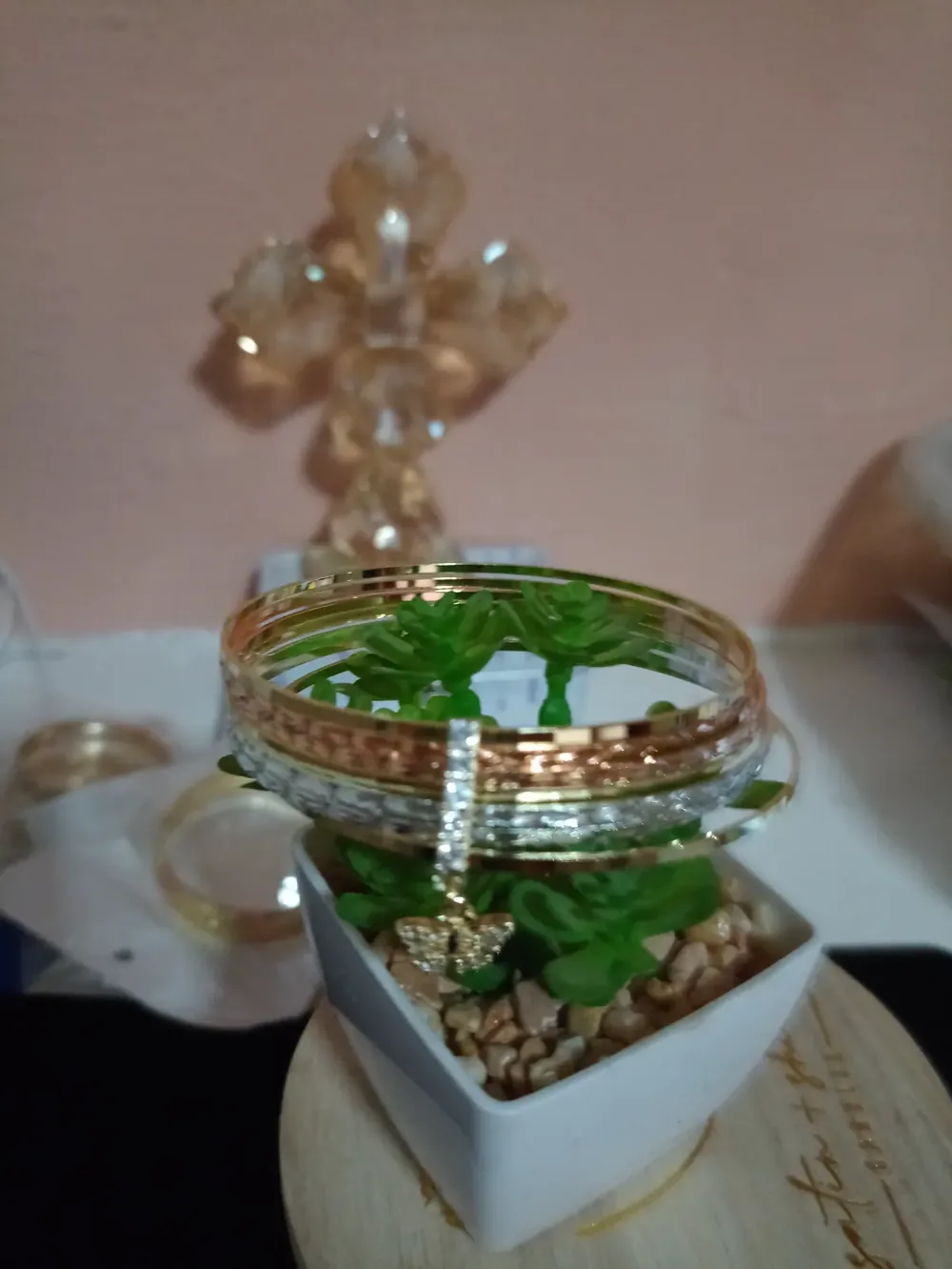 Semanario con mariposa