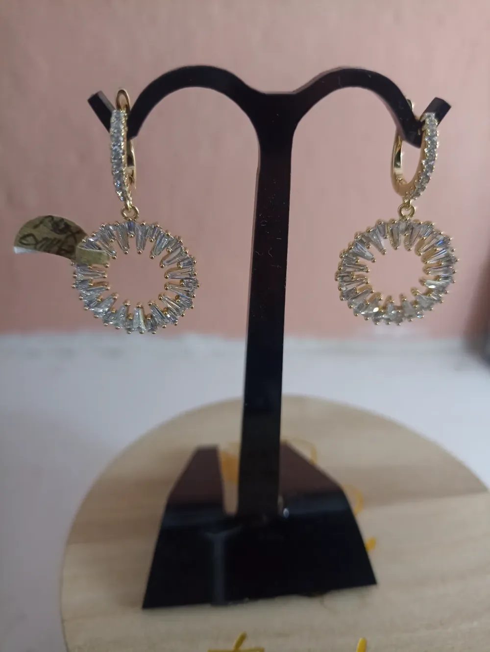 Aretes circonia